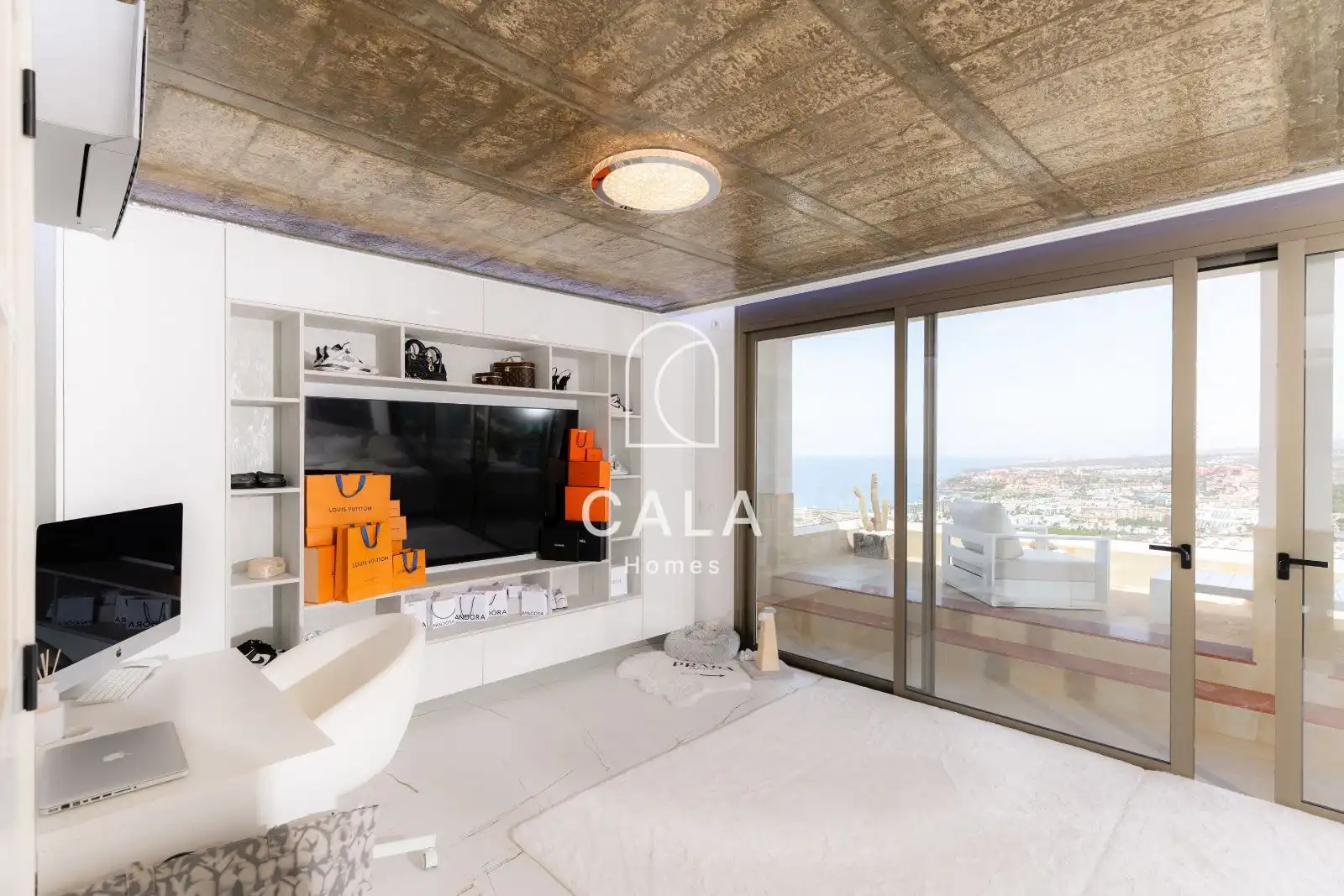 Sala d'estar de Casa o xalet en venda en Adeje amb Aire condicionat, Calefacció i Terrassa