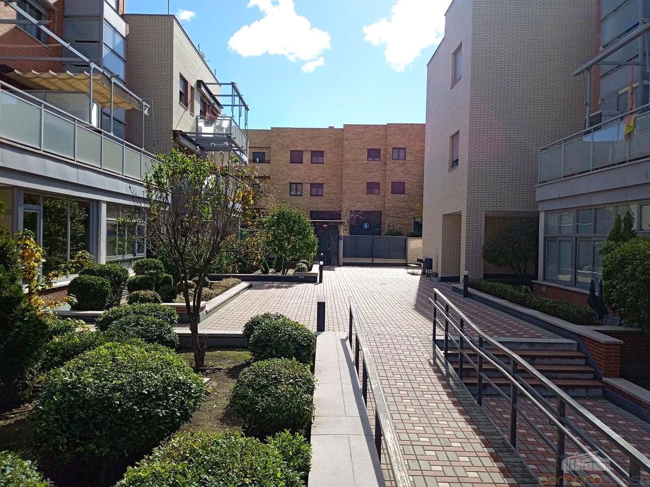 Exterior view of Planta baja for sale in Getafe  with Air Conditioner, Heating and Private garden