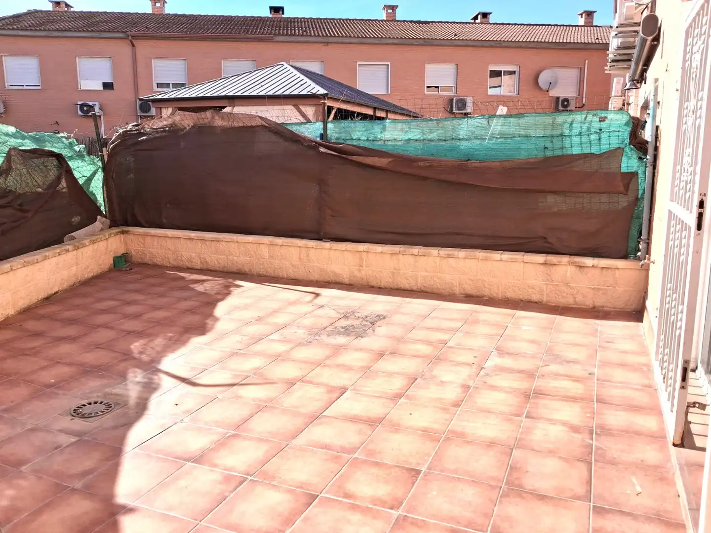Piscina de Casa adosada en venta en Osera de Ebro con Calefacción, Parquet y Terraza