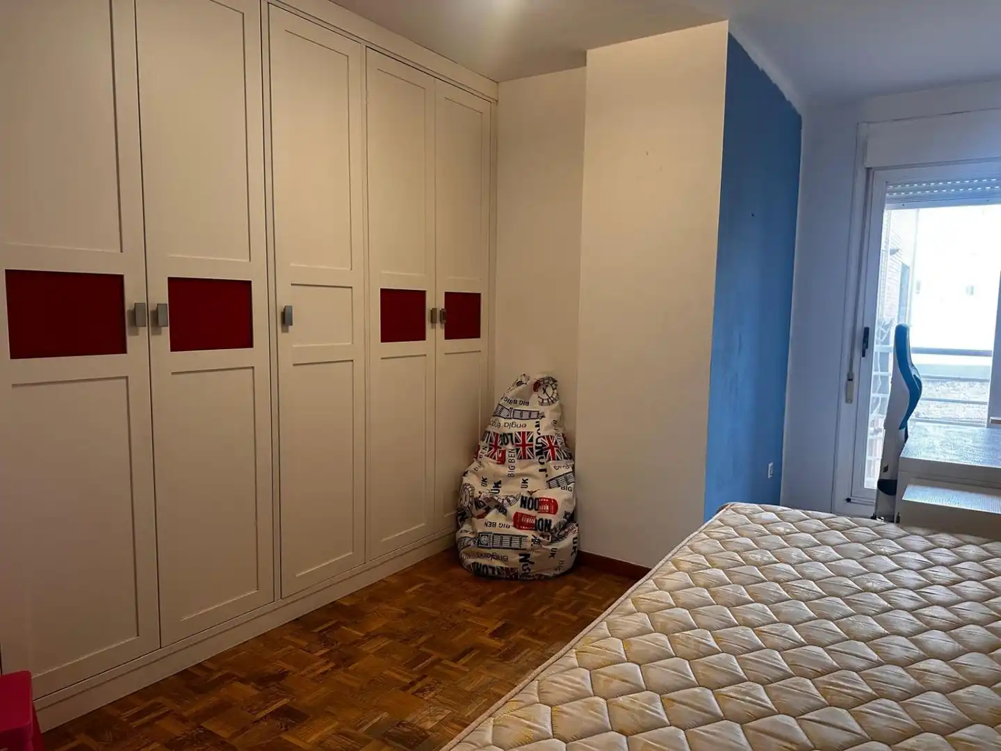 Habitación de Piso en venta en Oviedo  con Calefacción, Parquet y Trastero