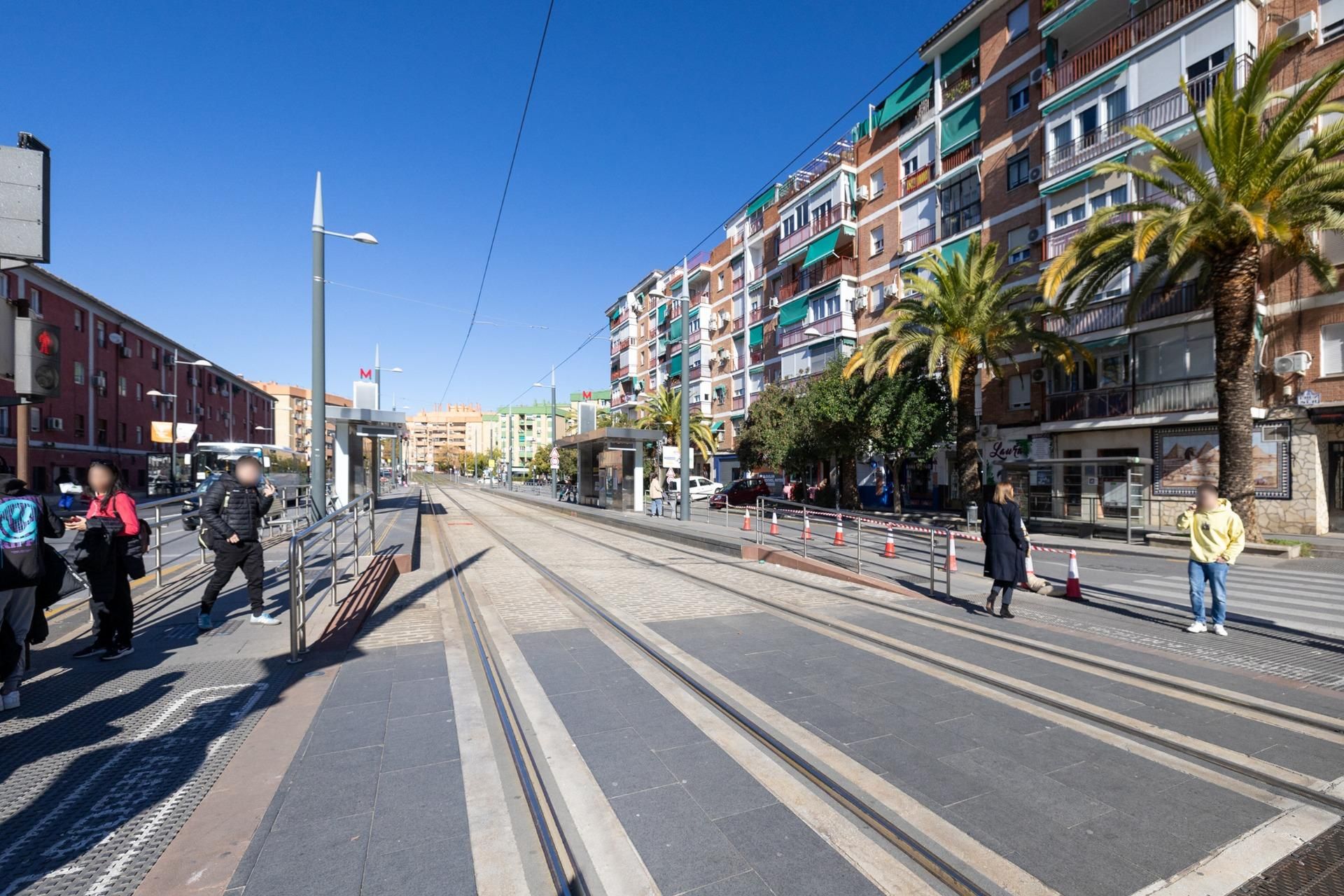 Vista exterior de Pis en venda en  Granada Capital amb Aire condicionat i Balcó