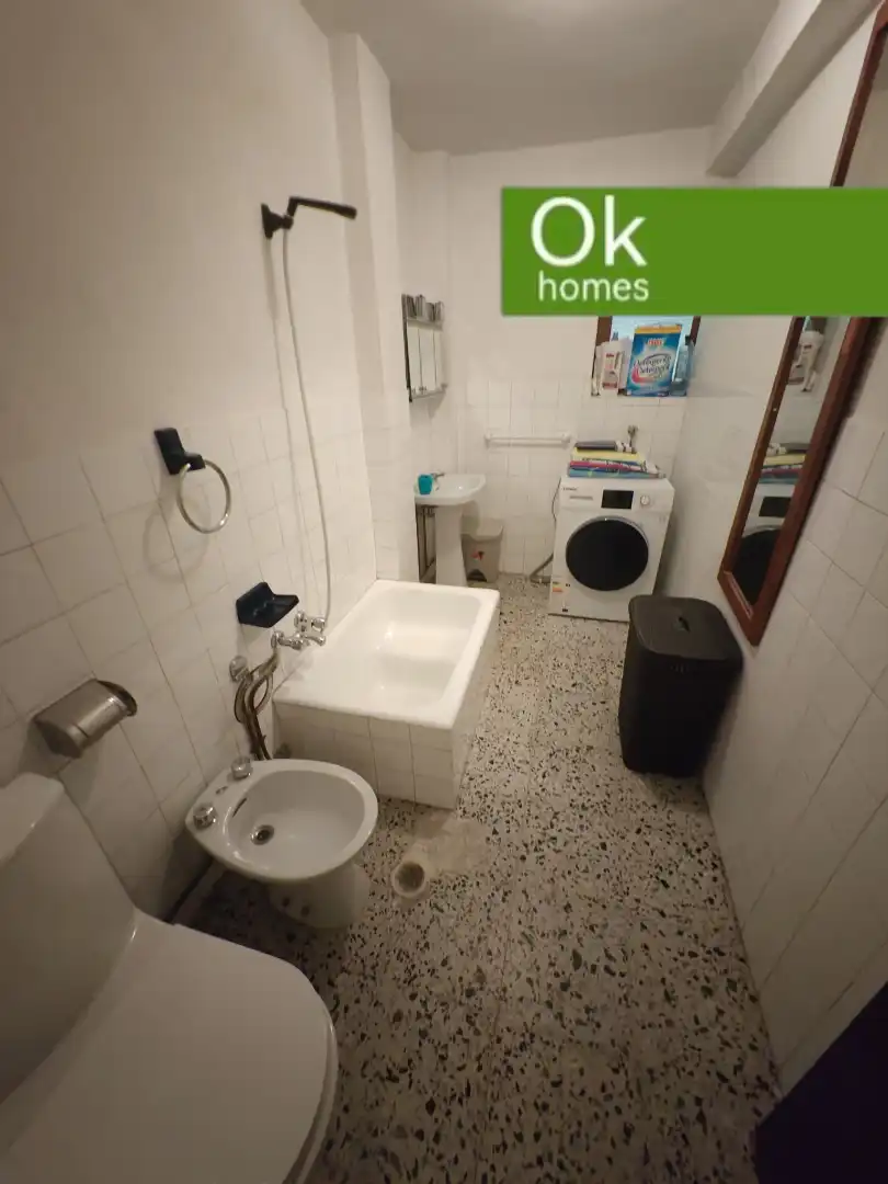 Badezimmer von Einfamilien-Reihenhaus zum Verkauf in Melide mit Klimaanlage, Heizung und Abstellraum