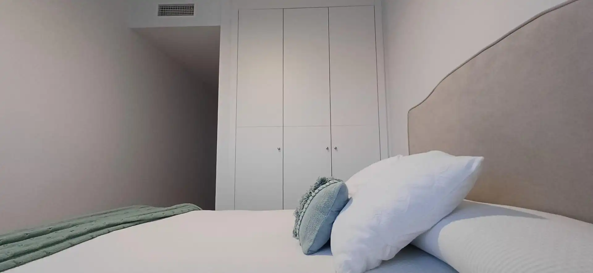 Dormitori de Pis en venda en Mairena del Aljarafe amb Aire condicionat, Calefacció i Parquet
