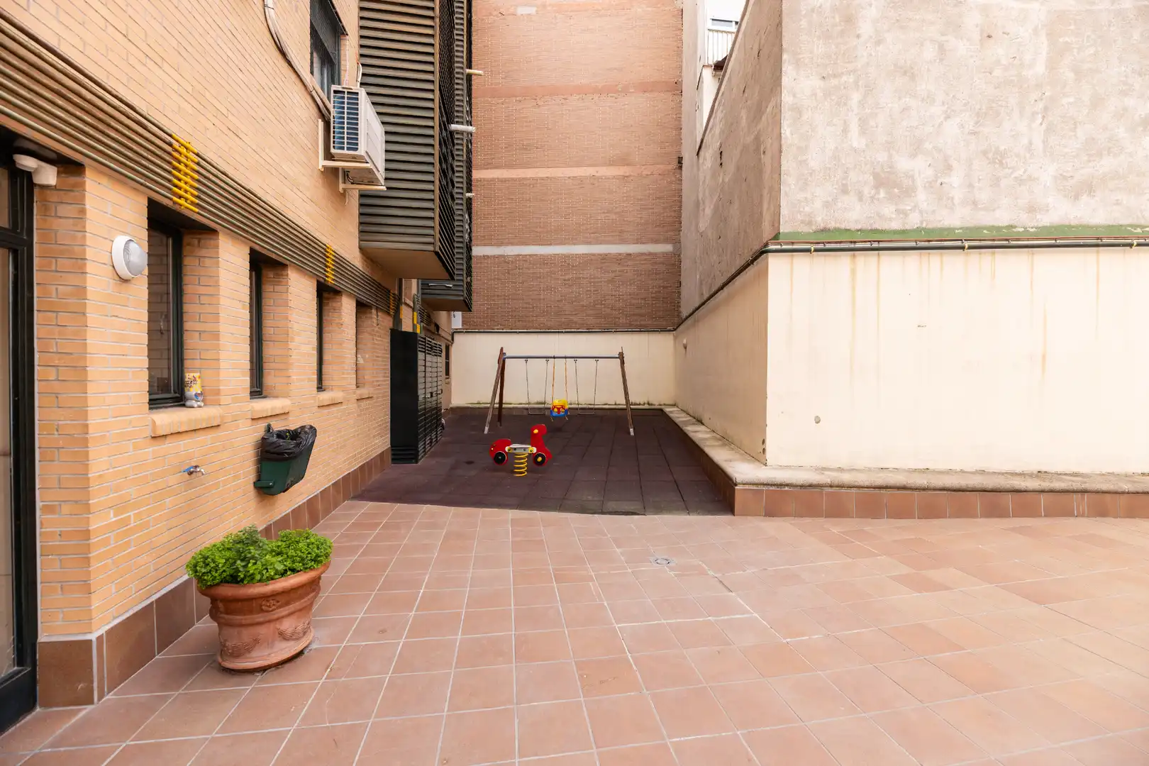 Terrassa de Dúplex en venda en Madrid amb Terrassa, Traster i Moblat
