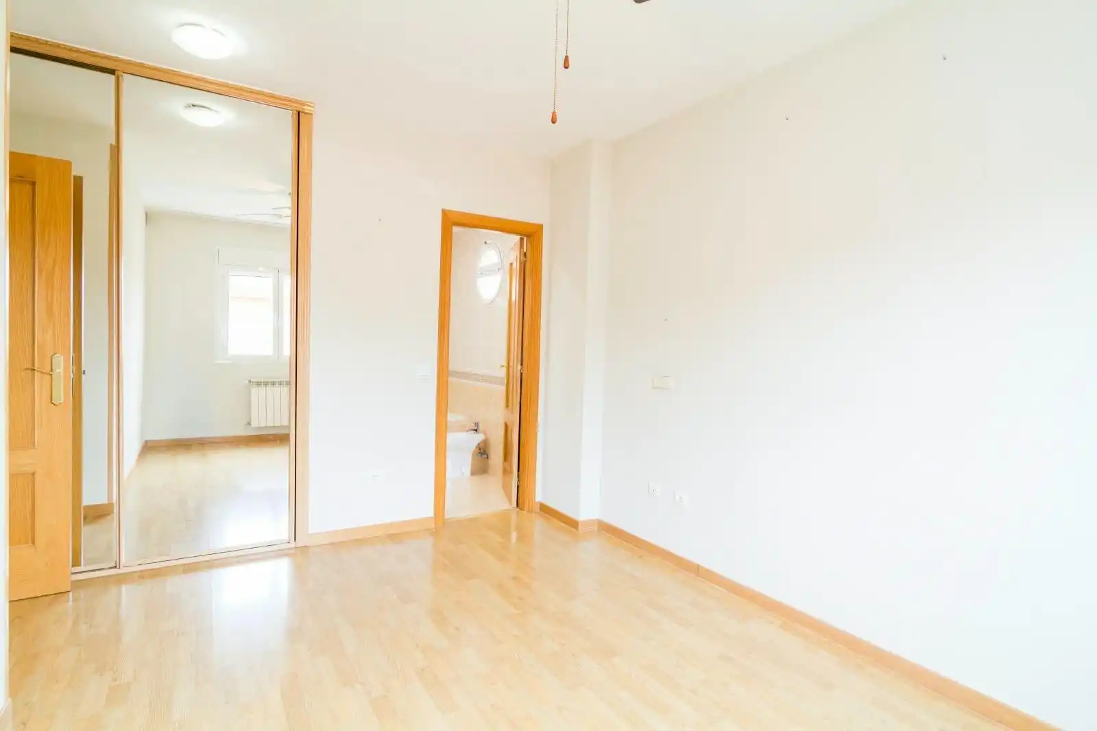 Semi-detached house for sale in Calle PINTOR JOAQUIN SOROLLA, imagen 4