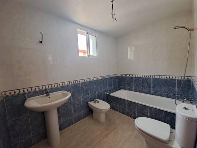 Casa adosada en Venta en Centro