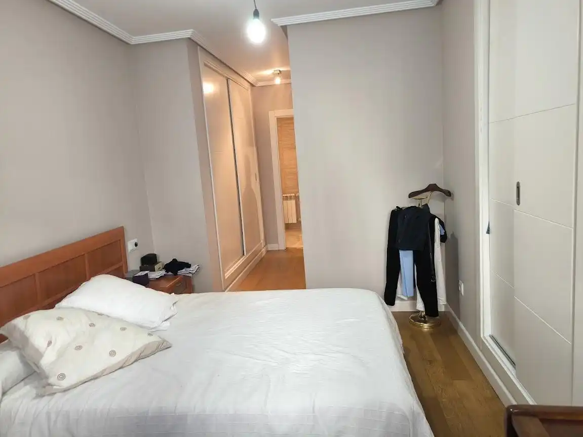 Schlafzimmer von Wohnung zum Verkauf in Oviedo  mit Heizung und Abstellraum