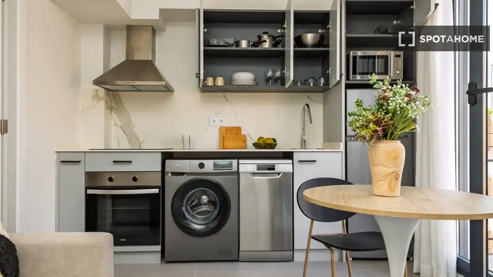 Kitchen of Flat for rent in Valencia  with Air Conditioner, Heating and Furnished