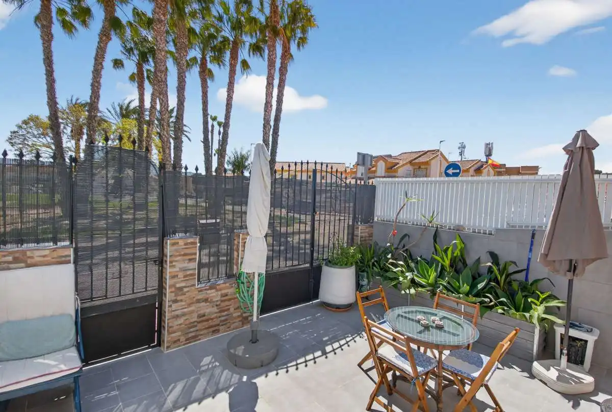 Casa con jardín en venta en Santiago de la Ribera, imagen 2