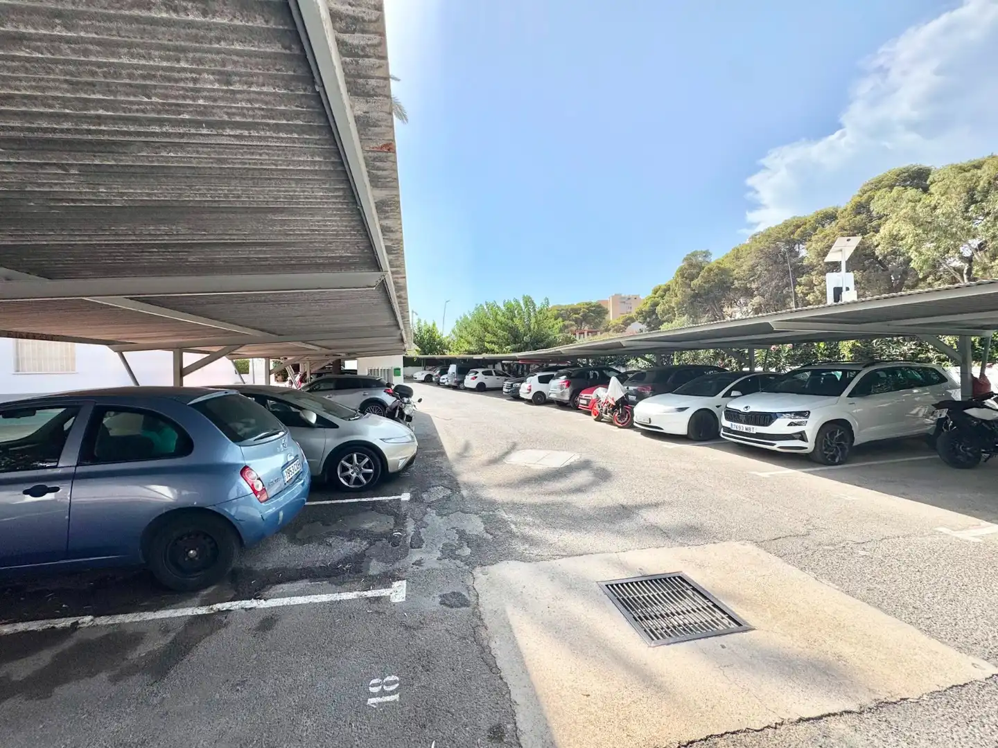 Aparcament de Apartament de lloguer en Villajoyosa / La Vila Joiosa amb Aire condicionat, Piscina i Moblat