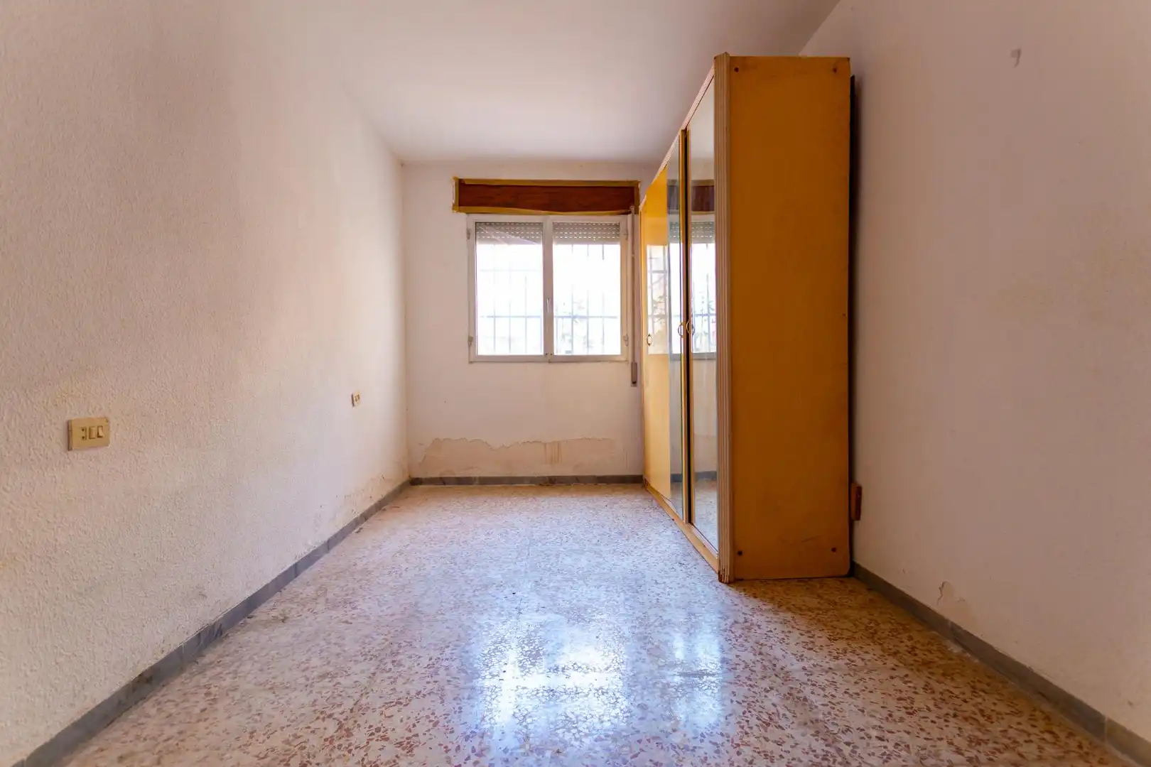 Schlafzimmer von Erdgeschoss zum Verkauf in Águilas mit Privatgarten, Terrasse und Möbliert