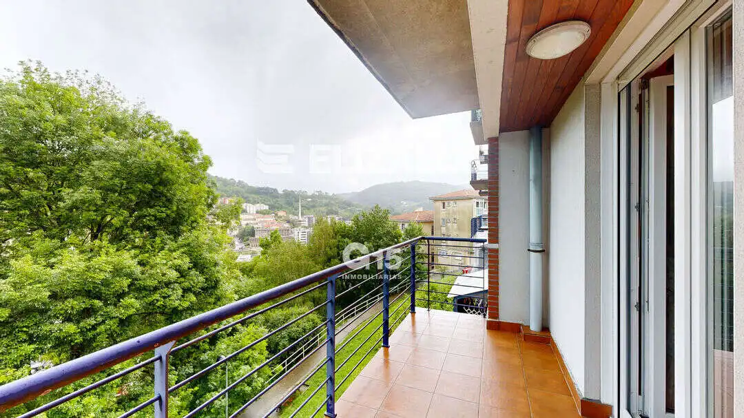 Vista exterior de Piso en venta en Donostia - San Sebastián  con Calefacción, Terraza y Trastero