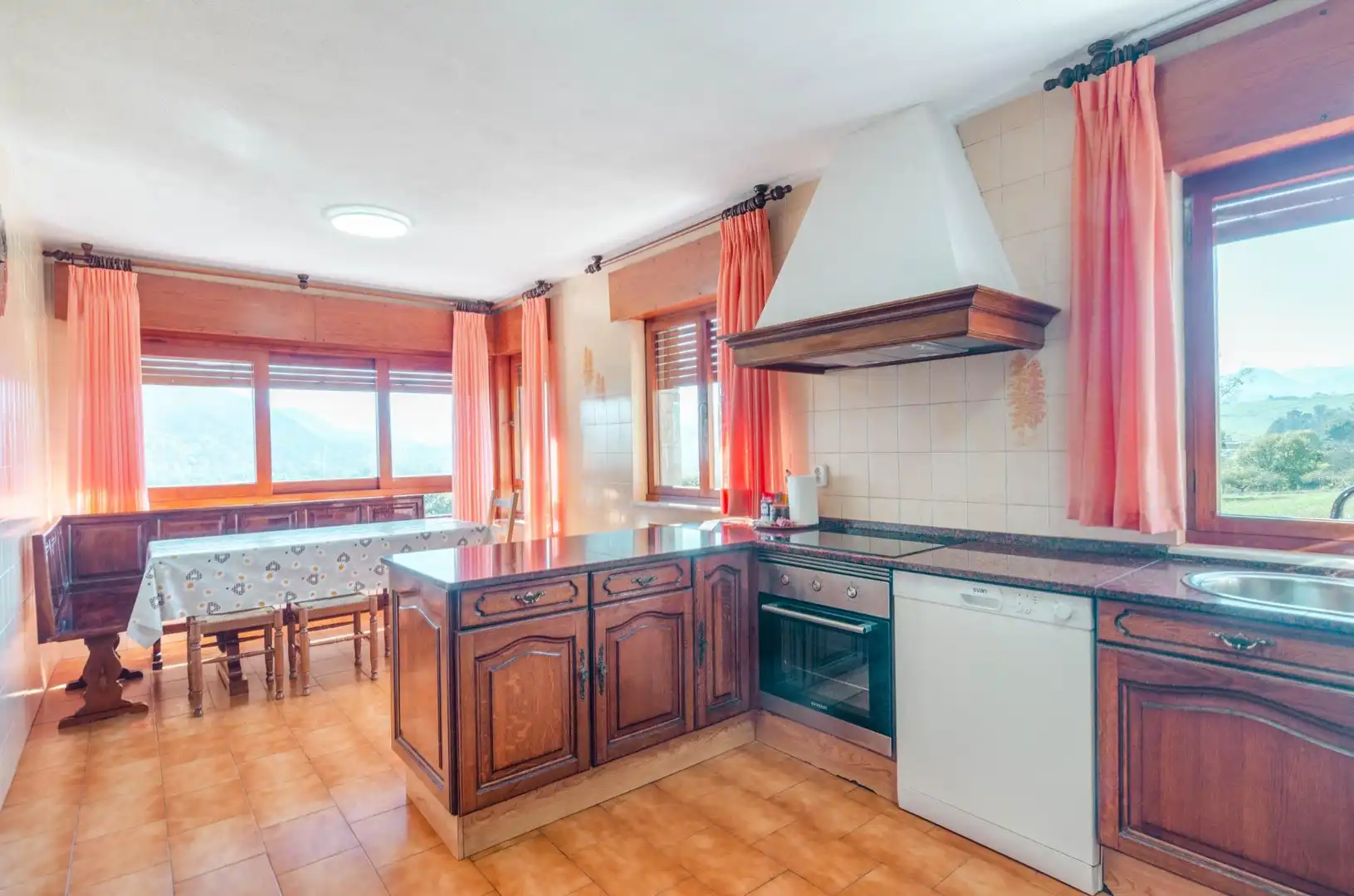 Cocina de Edificio en venta en Parres, Asturias