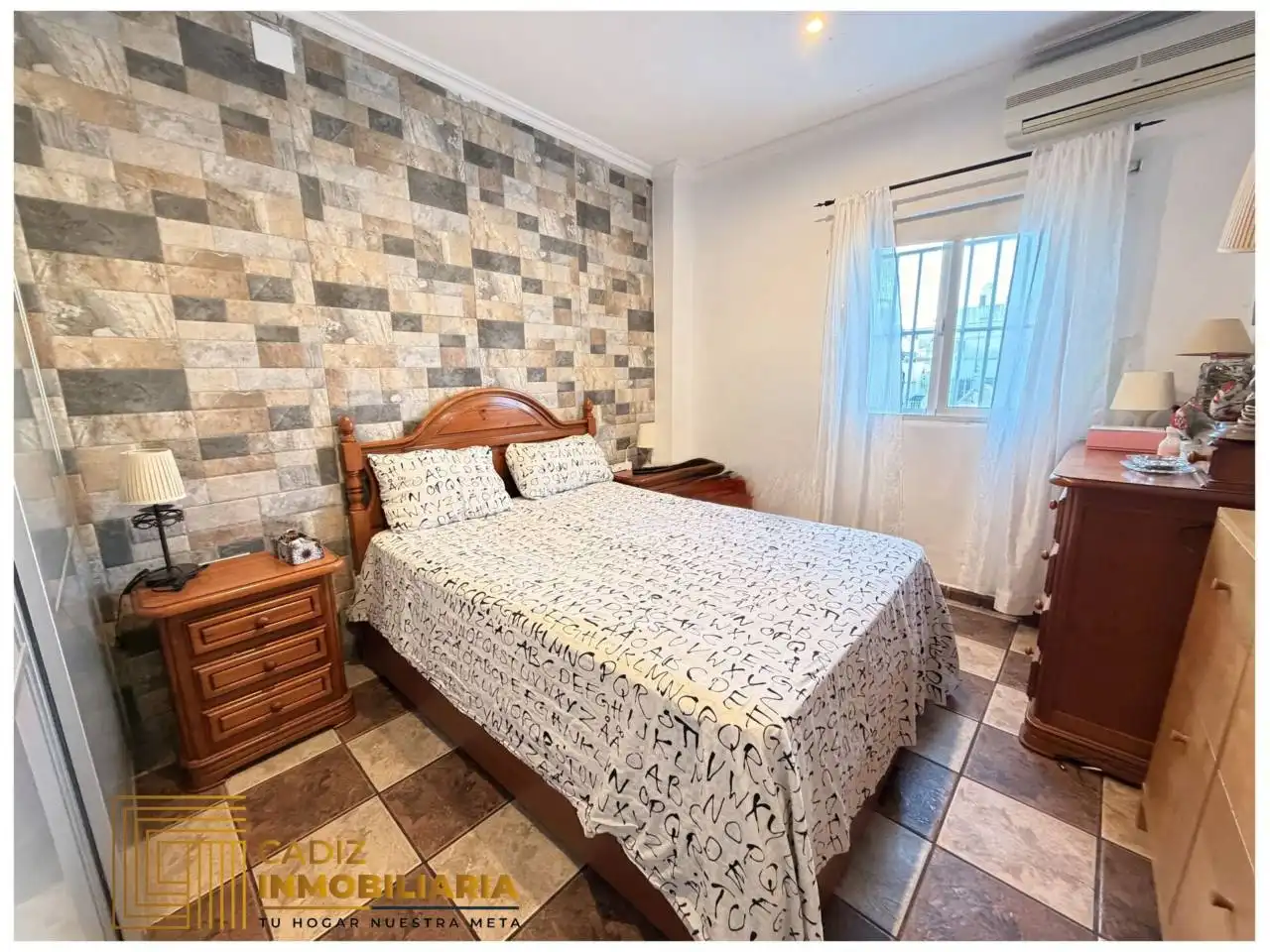 Dormitori de Àtic en venda en Cádiz amb Aire condicionat i Terrassa