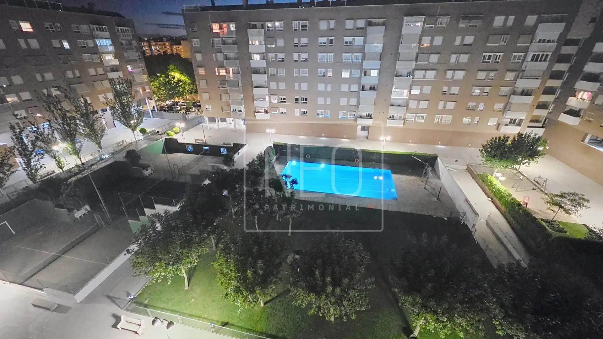 Außenansicht von Wohnung zum Verkauf in Alcorcón mit Klimaanlage, Heizung und Privatgarten