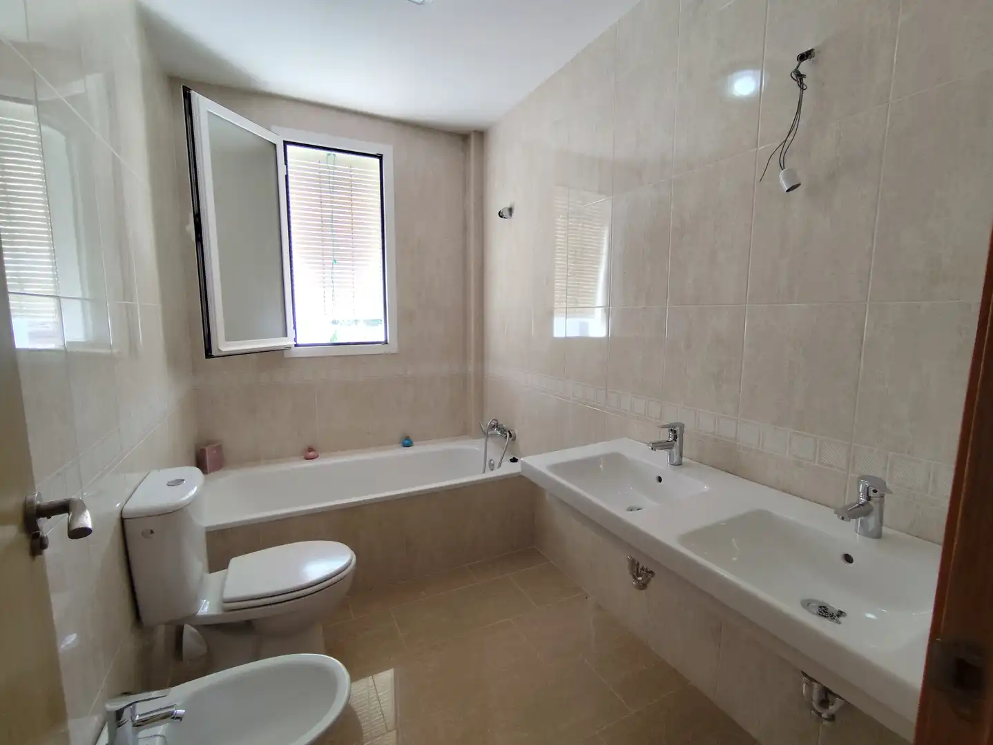 Baño de Casa o chalet de alquiler en Sanlúcar de Barrameda con Terraza, Piscina y Amueblado