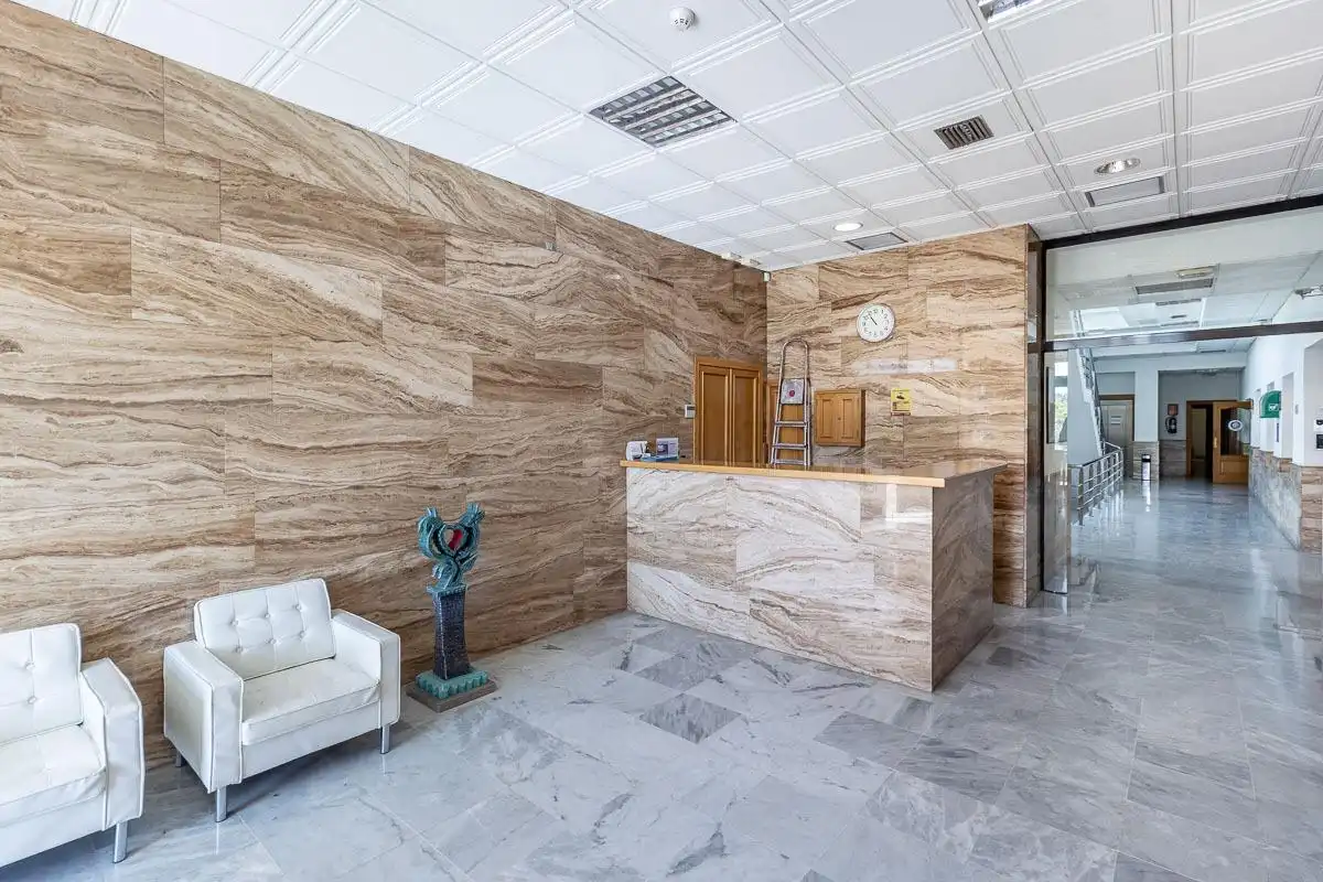 Office for rent in Granada  with Air Conditioner and Furnished