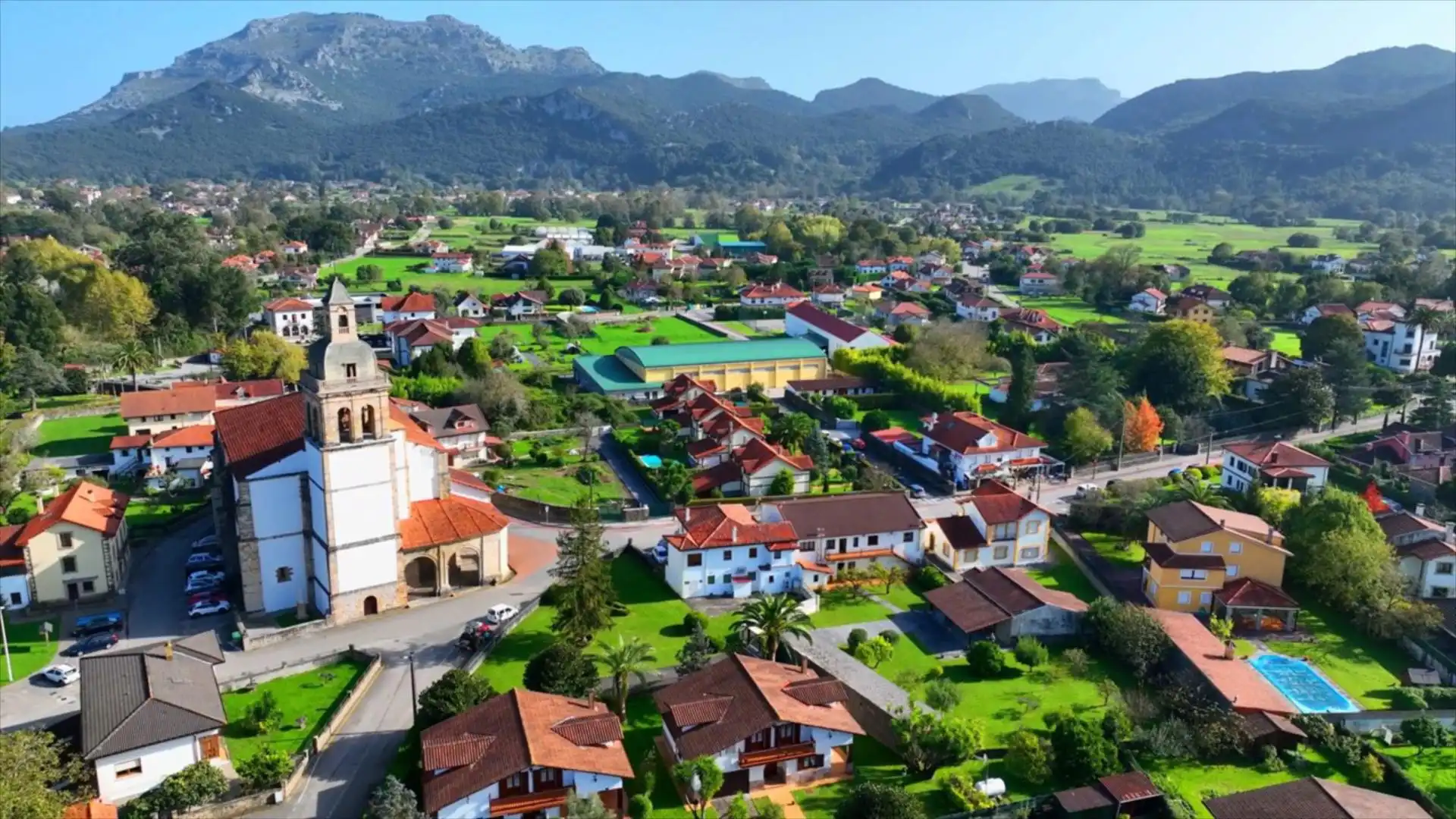 Vista exterior de Casa o xalet en venda en Liendo amb Terrassa, Traster i Moblat