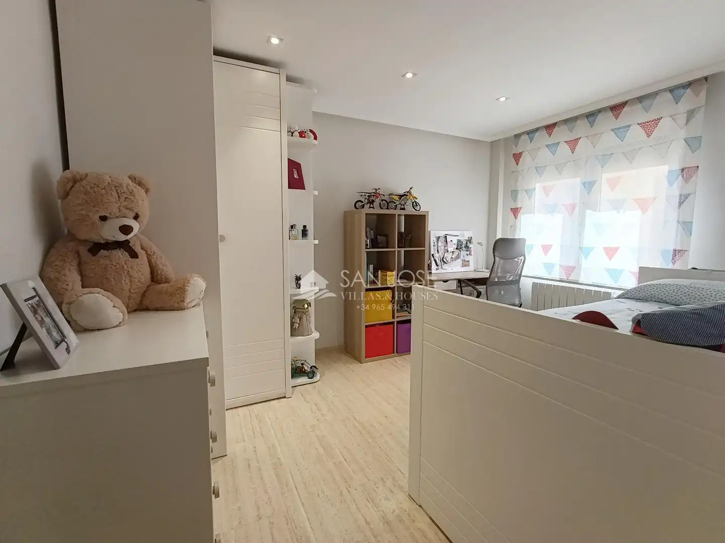 Habitación de Ático en venta en Novelda con Aire acondicionado, Calefacción y Balcón