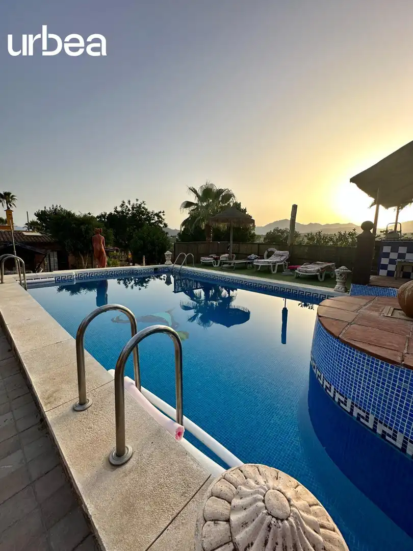 Piscina de Finca rústica en venda en Pizarra amb Aire condicionat, Calefacció i Jardí privat