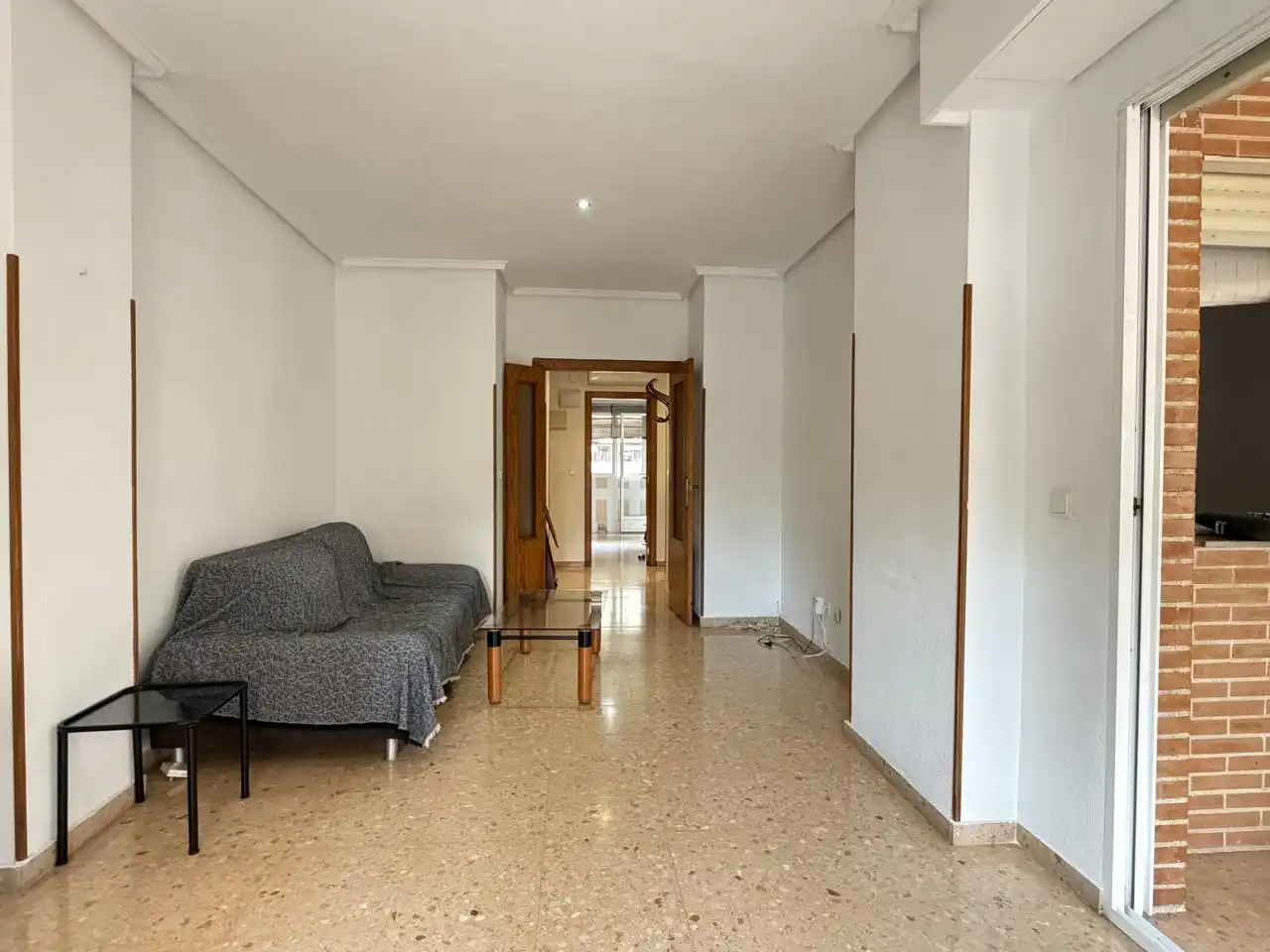Wohnung zum Verkauf in Alicante / Alacant mit Klimaanlage, Privatgarten und Terrasse