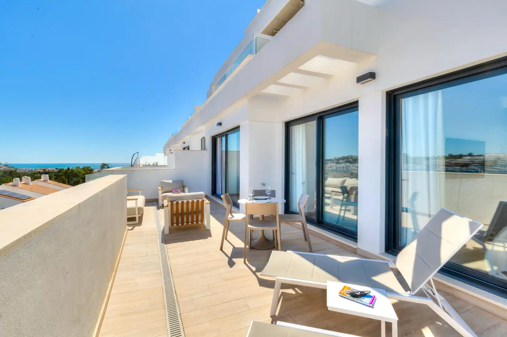 Terraza de Apartamento de alquiler en Mijas con Aire acondicionado, Calefacción y Jardín privado