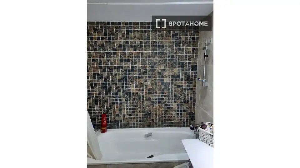 Bany de Apartament per a compartir en Valladolid amb Aire condicionat, Terrassa i Moblat
