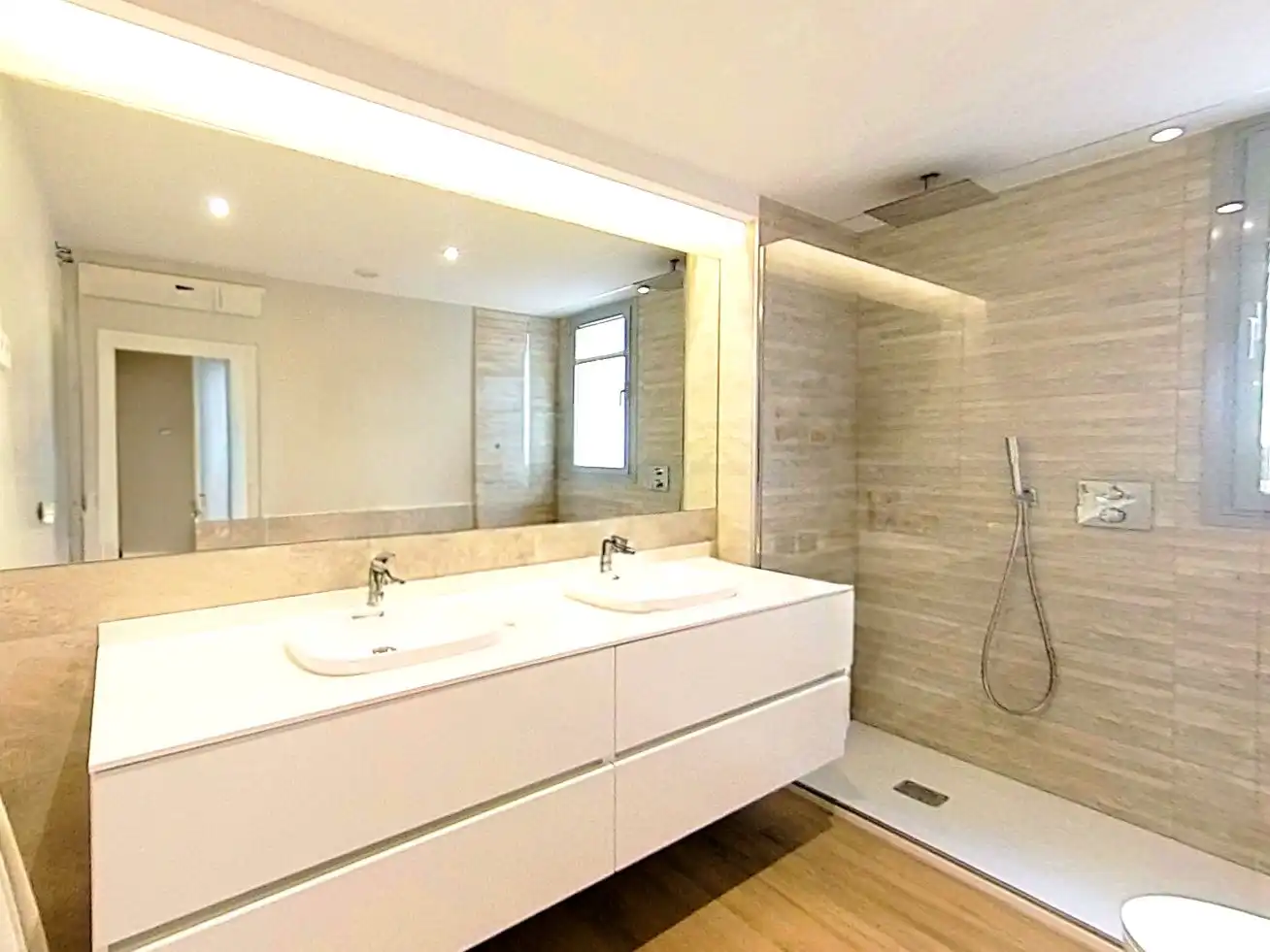Baño de Piso en venta en Boadilla del Monte con Aire acondicionado y Terraza