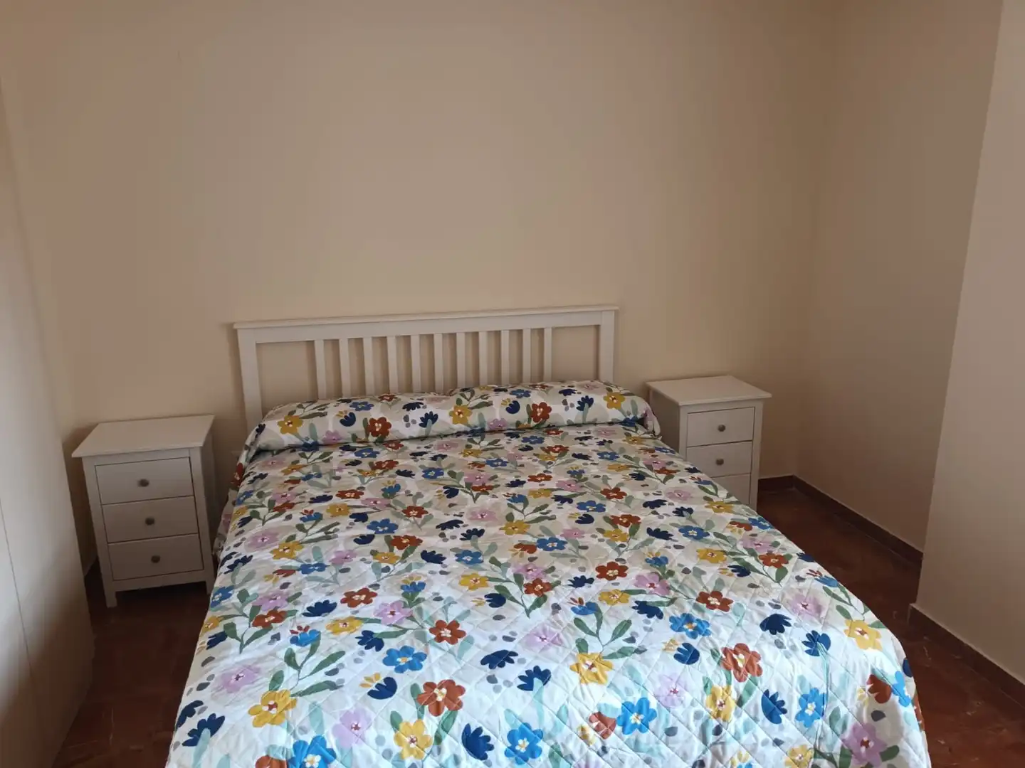 Dormitori de Apartament de lloguer en Zaragoza amb Calefacció, Moblat i Forn