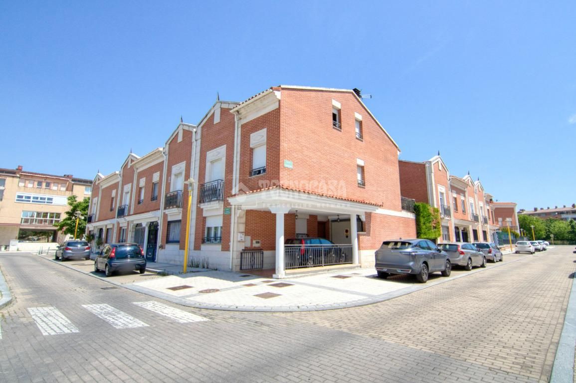 Exterior view of Single-family semi-detached for sale in Arroyo de la Encomienda  with Heating and Terrace