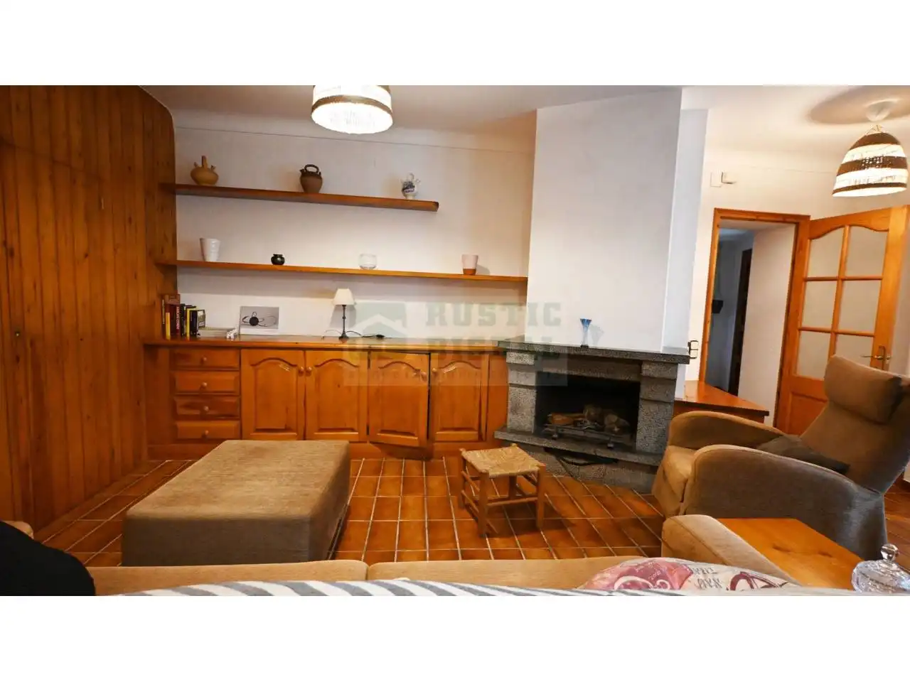 Sala d'estar de Finca rústica de lloguer en Ullastret amb Aire condicionat, Calefacció i Moblat
