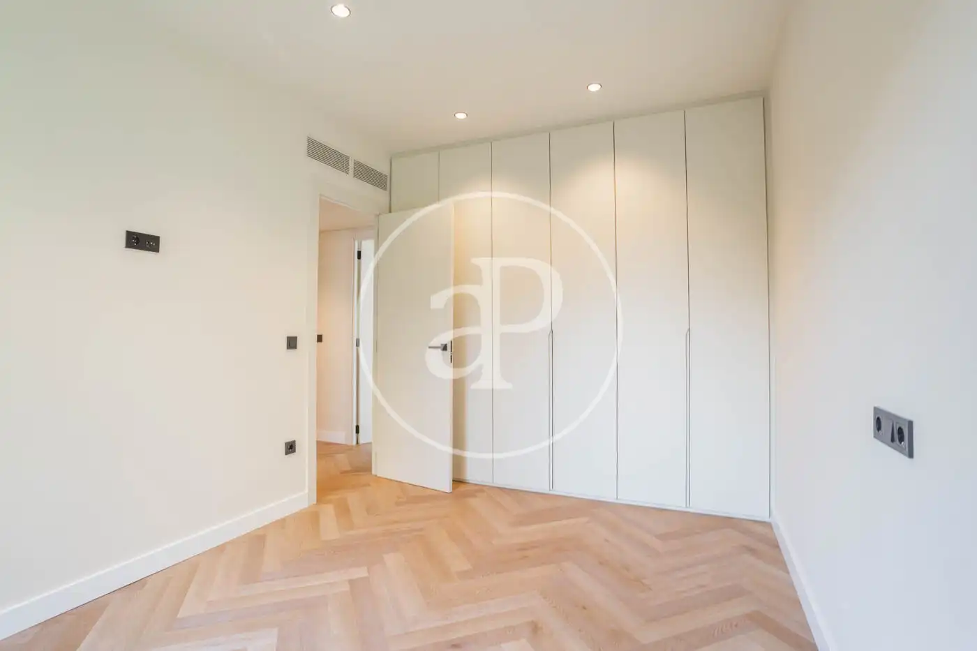 Bedroom of Flat for rent in Barcelona  with Air Conditioner, Heating and Private garden