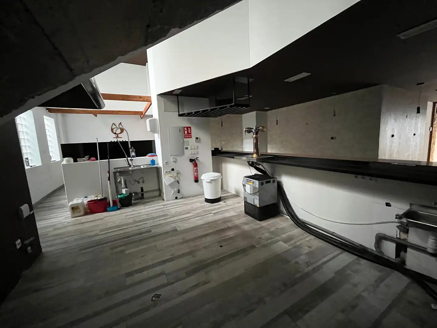 Local en venta en Alicante / Alacant con Aire acondicionado y Calefacción