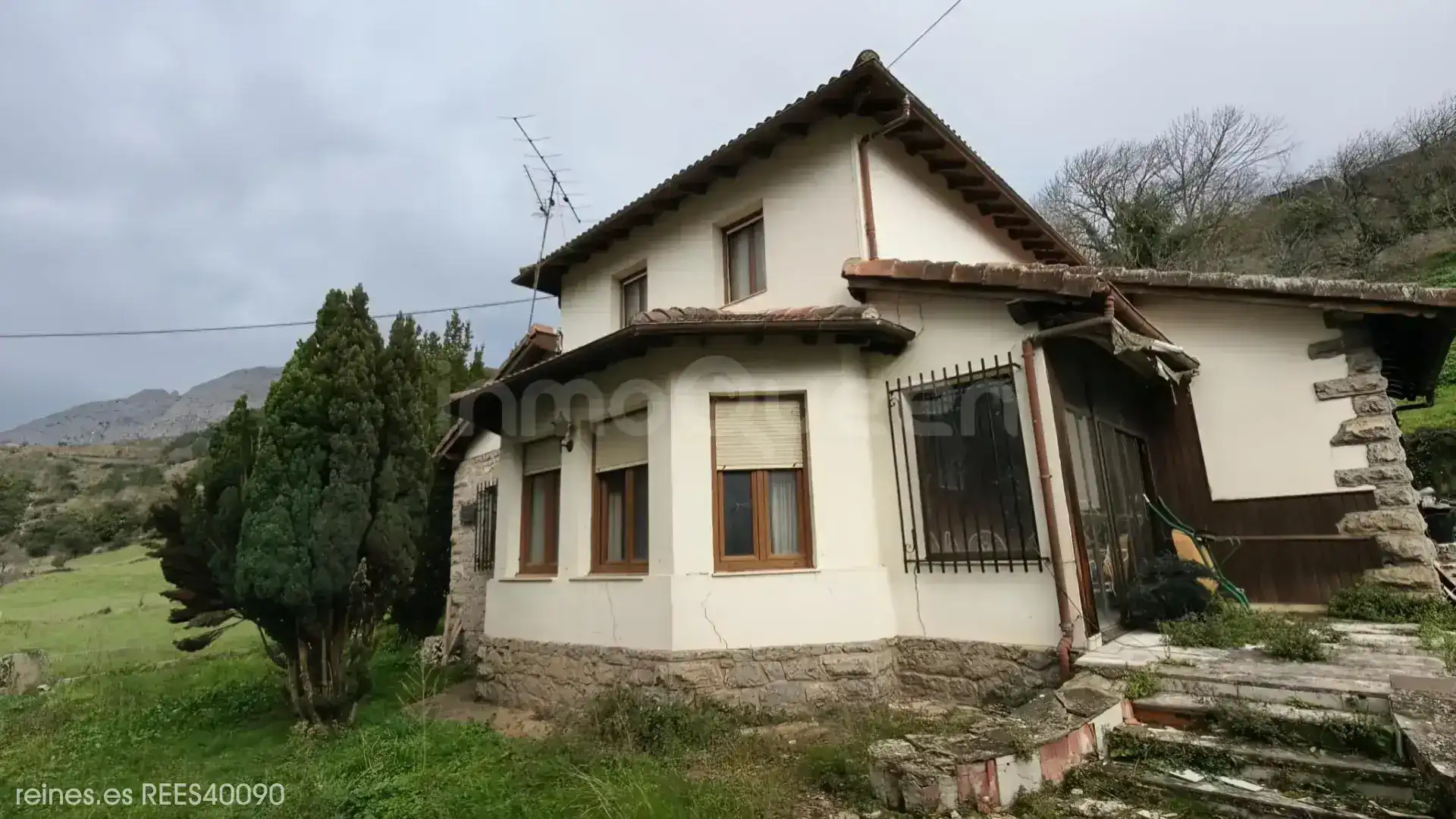 Exterior view of Houses for sale in Cillorigo de Liébana  with Private garden