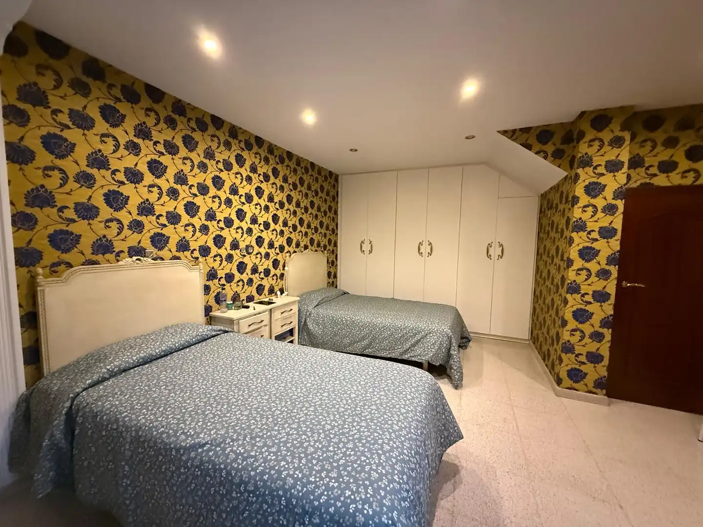 Schlafzimmer von Haus oder Chalet zum Verkauf in Santa Coloma de Gramenet mit Klimaanlage, Heizung und Terrasse