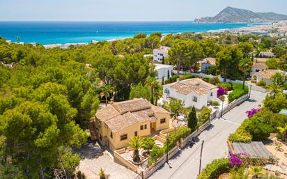 Vista exterior de Casa o xalet en venda en Altea amb Aire condicionat i Piscina