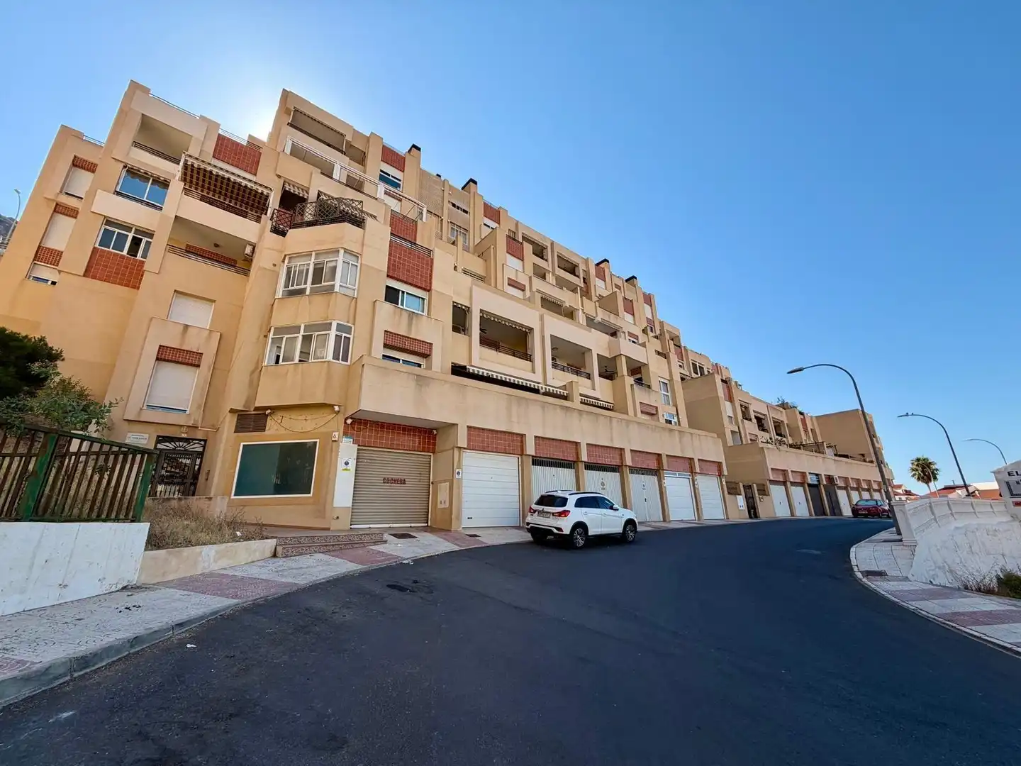 Vista exterior de Piso en venta en Roquetas de Mar con Aire acondicionado, Terraza y Amueblado