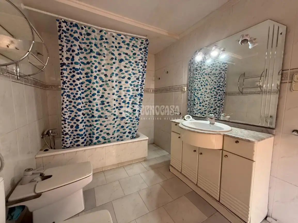 Bathroom of Detached homes for sale in Valencia  with Terrace and Balcony