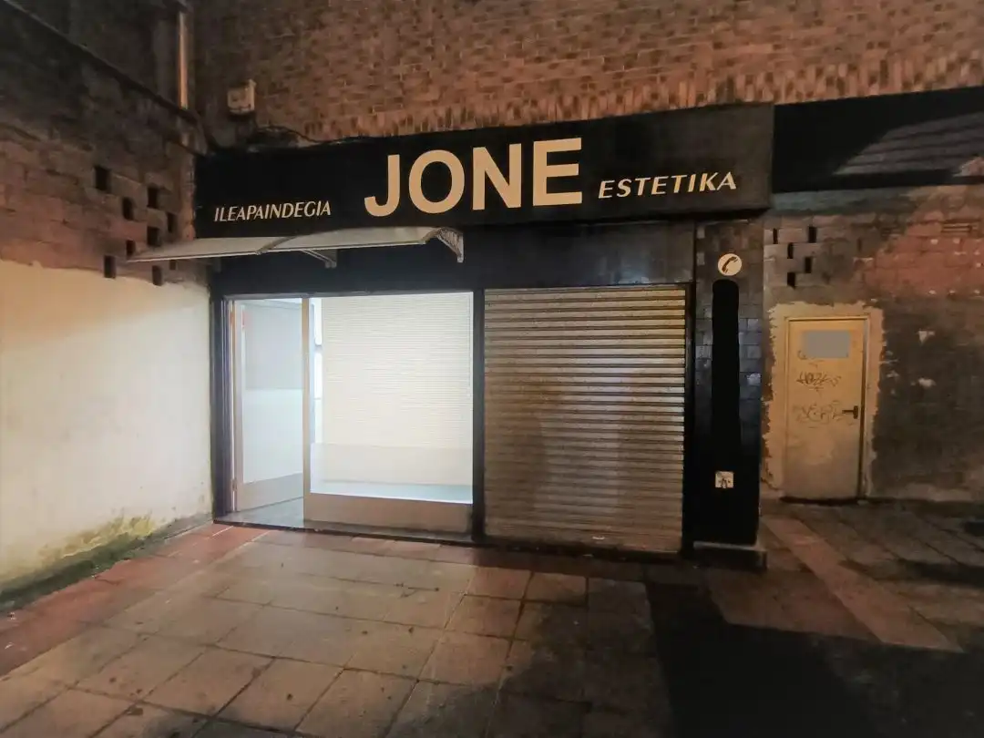 Local comercial de lloguer a Durango