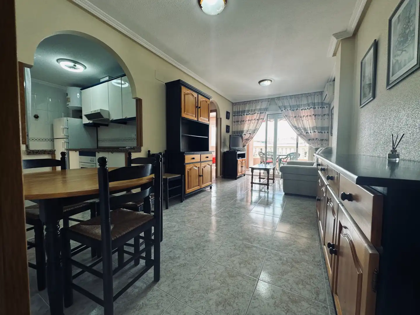 Wohnzimmer von Wohnung zur Miete in Santa Pola mit Klimaanlage, Terrasse und Möbliert