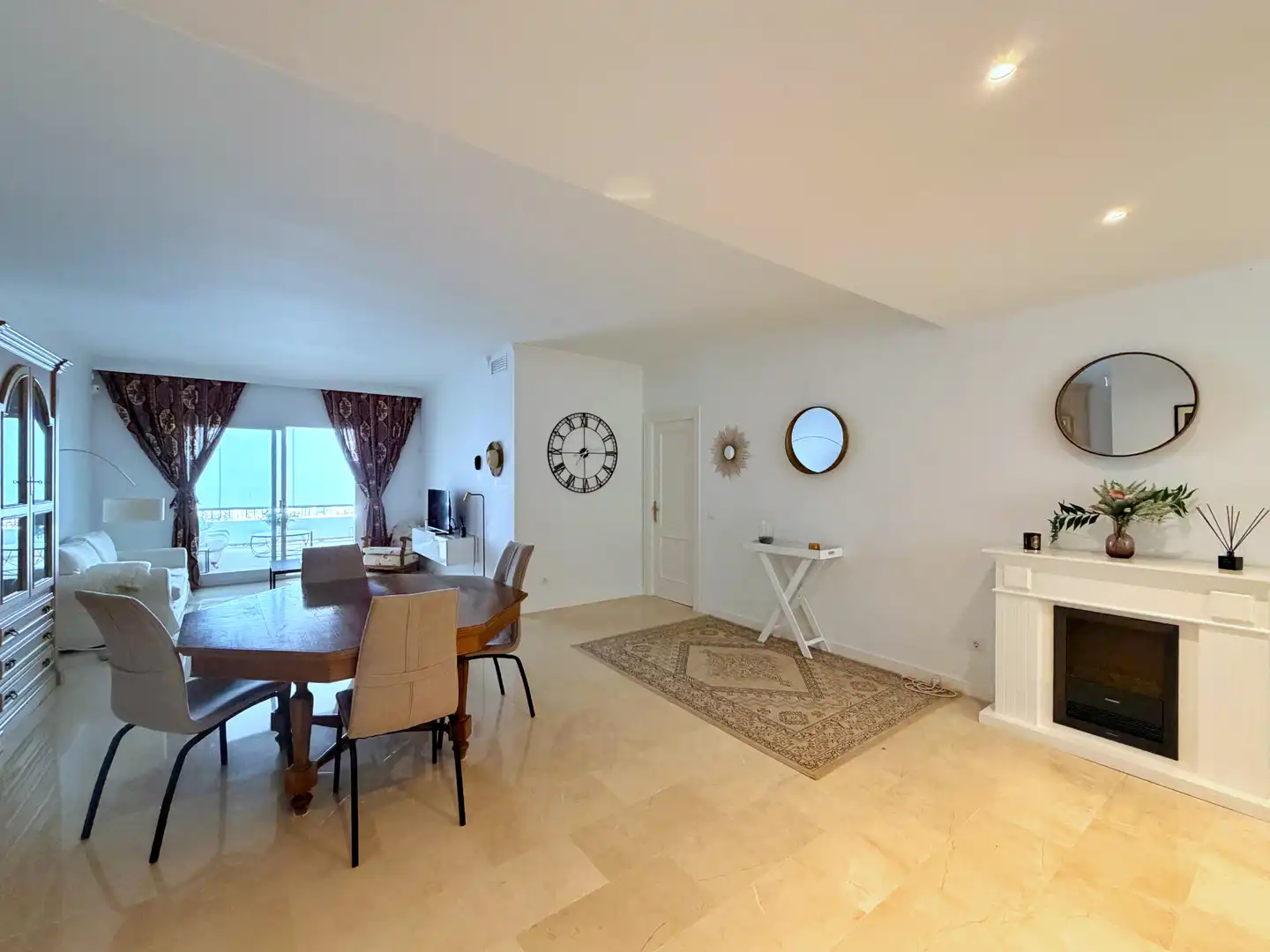 Comedor de Piso de alquiler en Benahavís con Aire acondicionado, Calefacción y Terraza