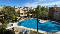 Vista exterior de Pis en venda en Estepona amb Aire condicionat, Terrassa i Traster