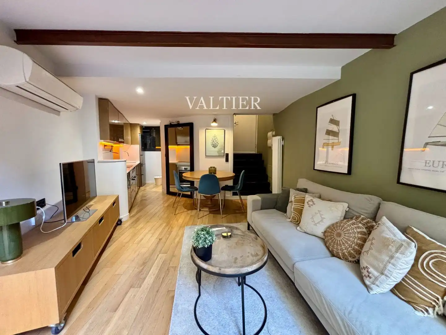 Living room of Flat for rent in  Madrid Capital  with Terrace, Storage room and Furnished