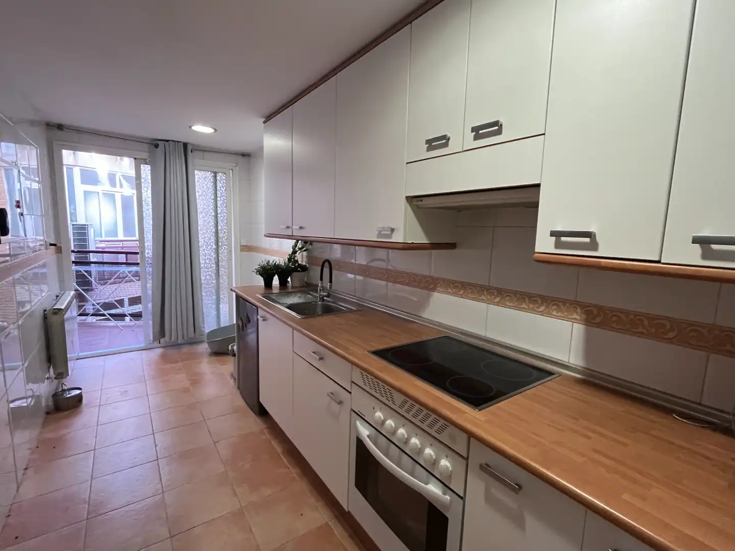 Kitchen of Flat for sale in Torrejón de Ardoz  with Air Conditioner, Heating and Private garden