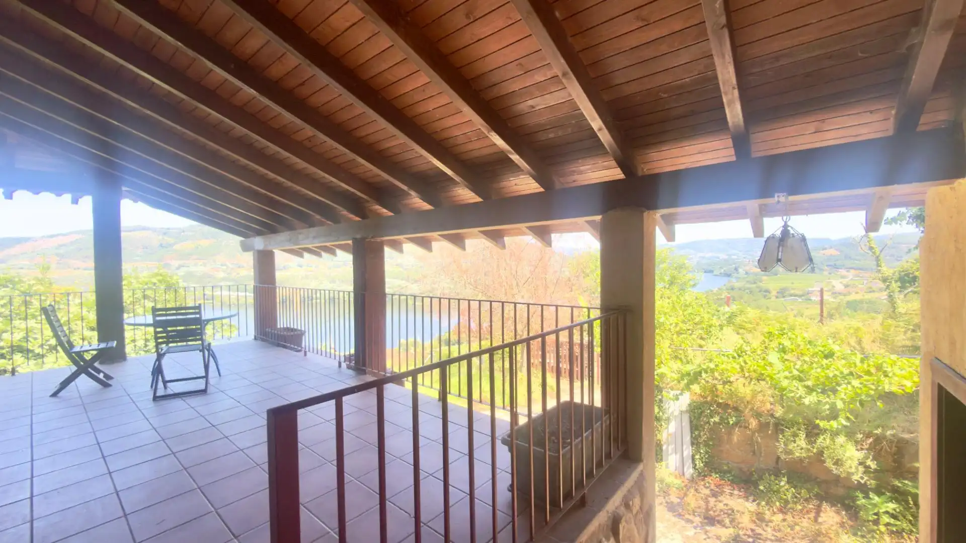 Terrassa de Finca rústica en venda en Castrelo de Miño amb Jardí privat, Terrassa i Moblat
