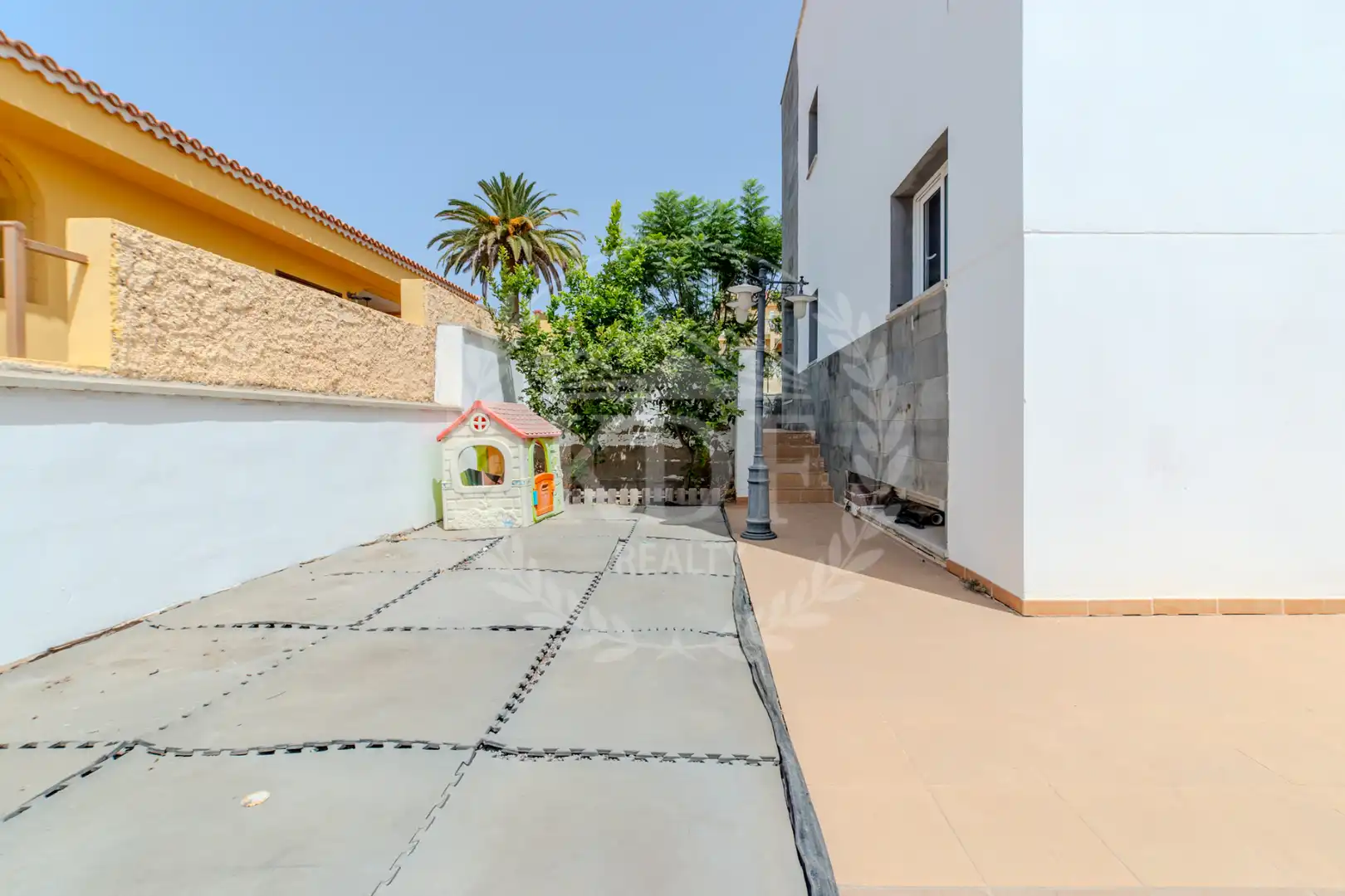 Vista exterior de Casa o chalet en venta en Arona con Aire acondicionado, Jardín privado y Parquet