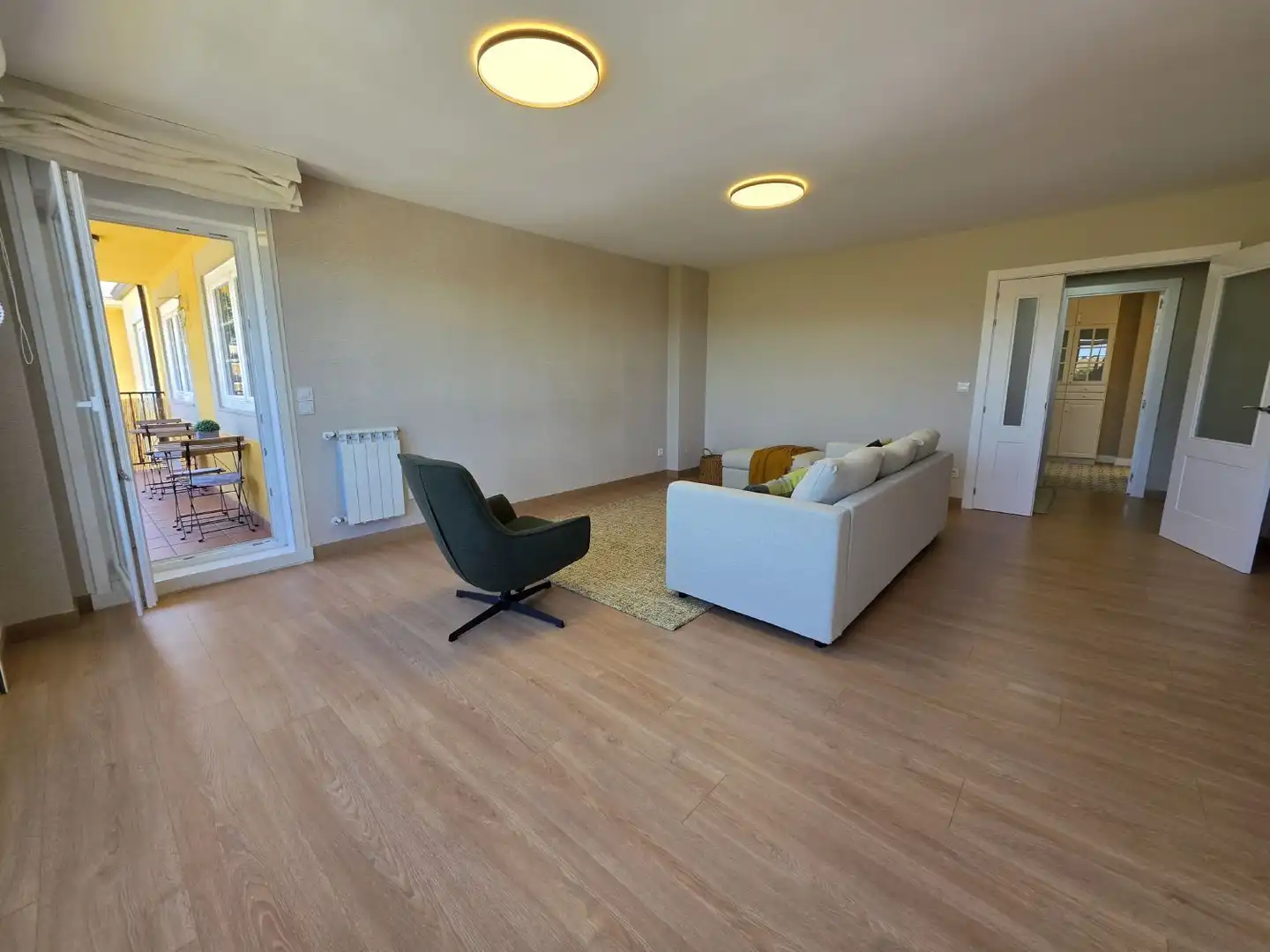Sala d'estar de Pis de lloguer en A Coruña Capital  amb Calefacció, Terrassa i Moblat