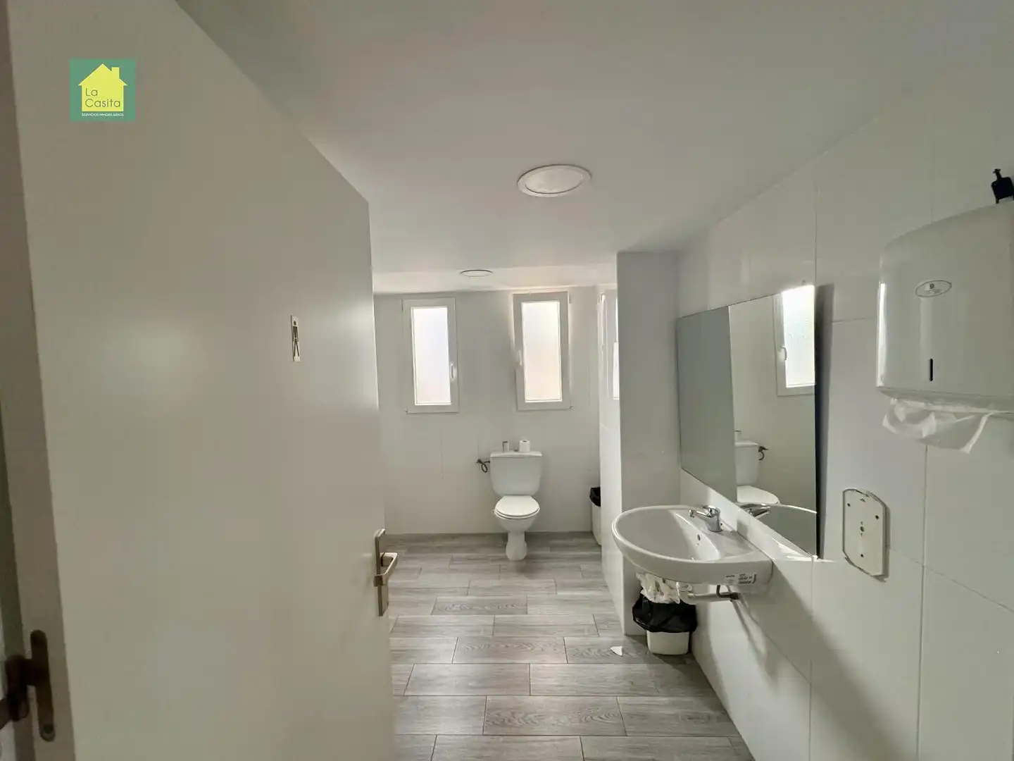 Baño de Oficina de alquiler en Albacete