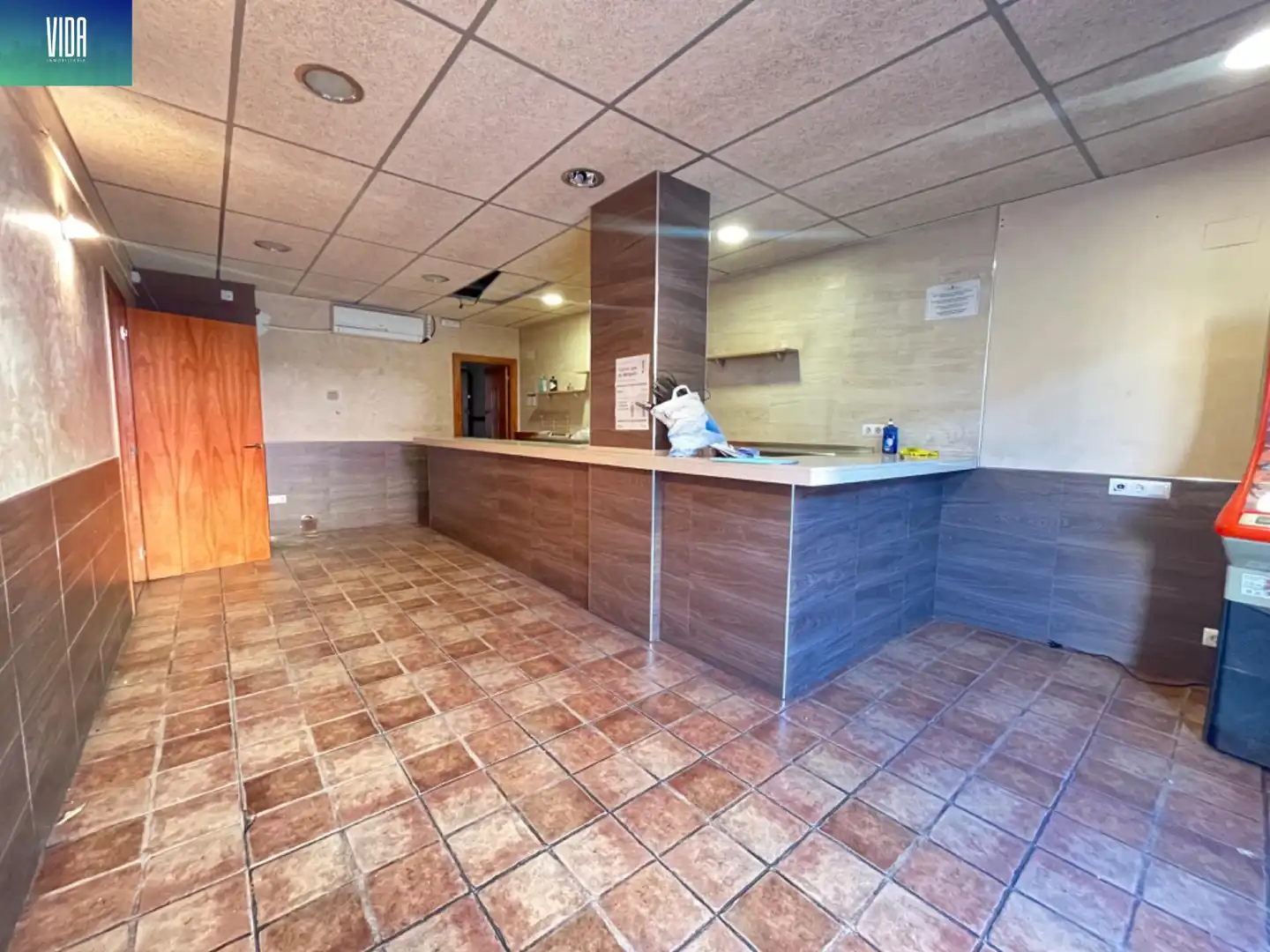 Local comercial en venda a Carrer SANT CRISTOFOL 12