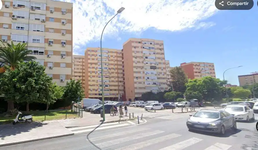 Vista exterior de Pis en venda en Sevilla amb Aire condicionat i Terrassa